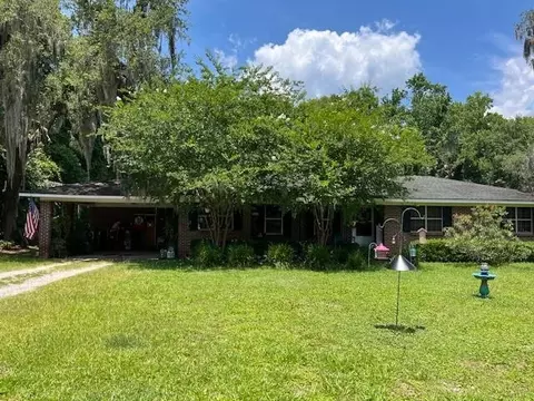 208 Crestview Dr, Woodbine, GA 31569