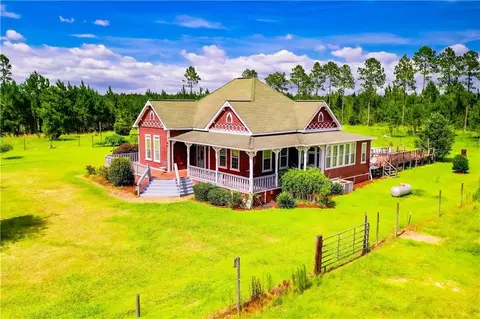 372 Cooper Rd, Surrency, GA 31563
