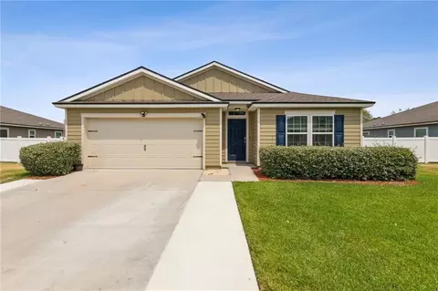 102 Cedar Breeze Dr, Kingsland, GA 31548