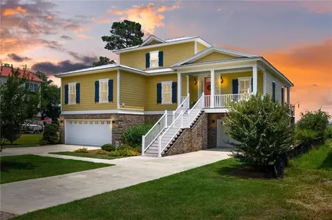 368 Oyster Point Dr, Midway, GA 31320