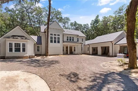 379 Pikes Bluff Dr, Saint Simons Island, GA 31522