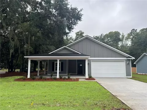 413 Pine St, Darien, GA 31305