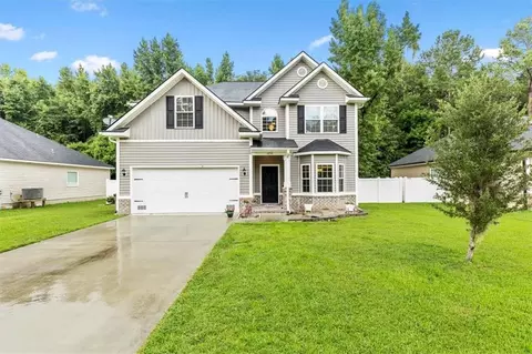 1250 Peacock Trl, Hinesville, GA 31313