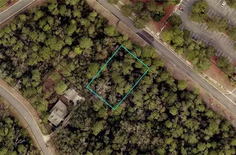 304 Clubhouse Cir, Saint Marys, GA 31558