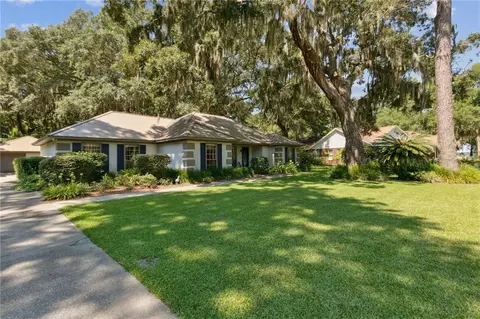 49 River Bend Dr, Saint Marys, GA 31558