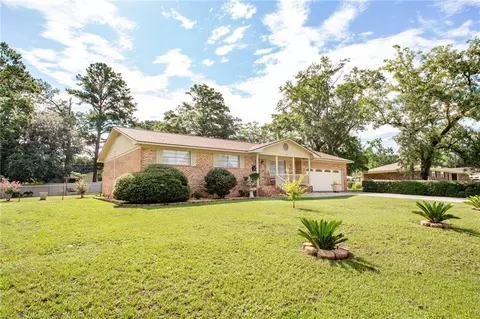 5226 Briarcliff Dr, Waycross, GA 31503