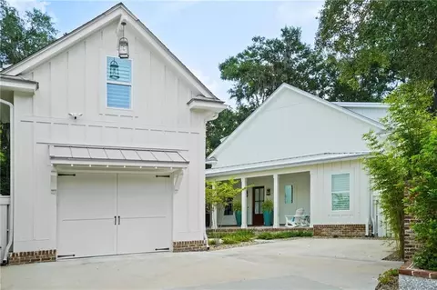 155 N Cottages Dr, Saint Simons Island, GA 31522