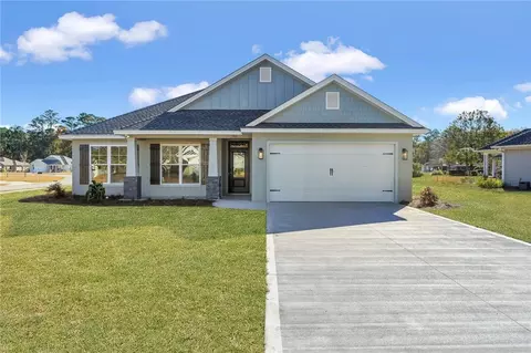 242 Country Walk Cir, Brunswick, GA 31525