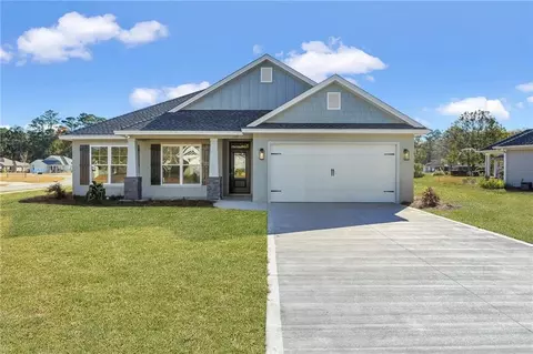 242 Country Walk Cir, Brunswick, GA 31525
