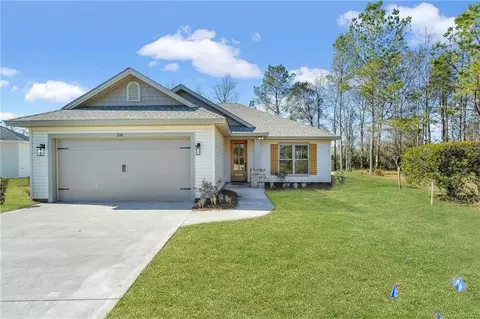 210 Country Walk Cir, Brunswick, GA 31525