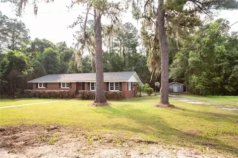 2204 Lakeview Dr, Waycross, GA 31501