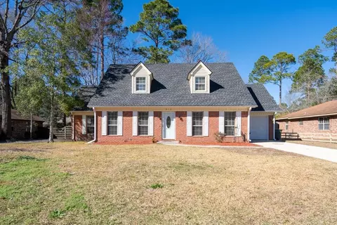 913 Mandarin Dr, Hinesville, GA 31313
