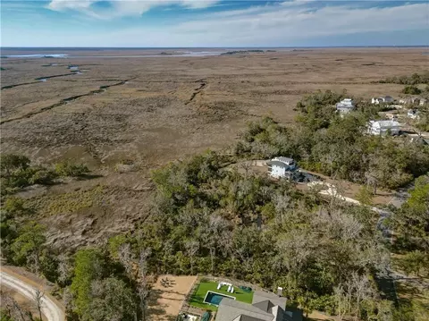 154 Stillwater Dr #9, Saint Simons Island, GA 31522