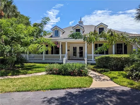 850 Mallery St #9Q, Saint Simons Island, GA 31522