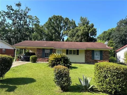 2235 Poinsettia Cir, Brunswick, GA 31520