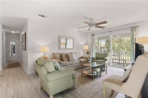 850 Mallery St #4R, Saint Simons Island, GA 31522
