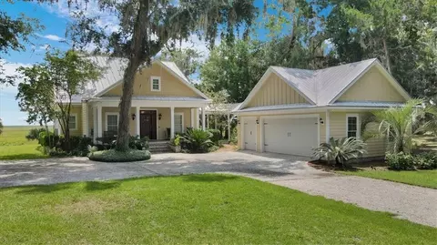 1316 Mission Dr, Darien, GA 31305
