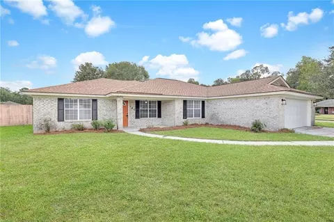 140 Glen Oaks Dr, Savannah, GA 31405