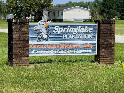 1705 Spring Lake Dr, Folkston, GA 31537