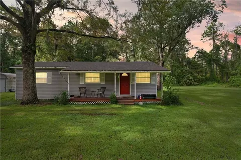 111 Billyville Rd, Woodbine, GA 31569