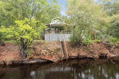 922 Warners Landing Rd, Hortense, GA 31543