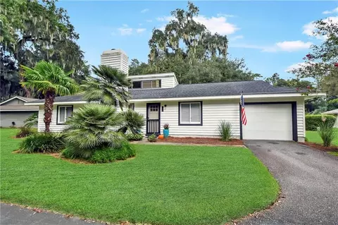 106 Palmetto Ct #6, Saint Simons Island, GA 31522