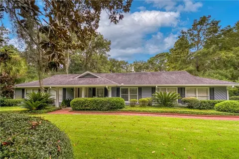 136 Colonial Dr, Saint Simons Island, GA 31522