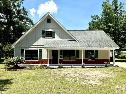 708 W Conyers St, Saint Marys, GA 31558