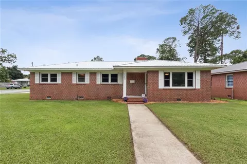 2222 Parkwood Dr, Brunswick, GA 31520