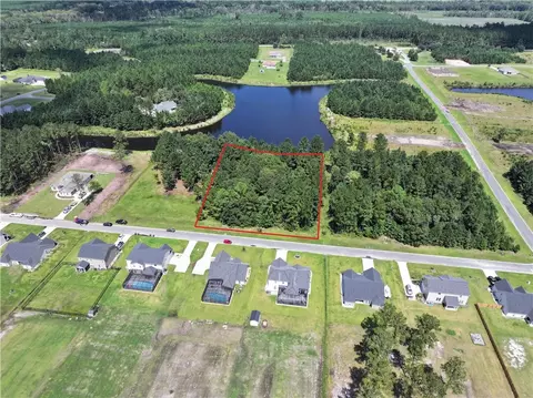 205 Bowline Ln, Kingsland, GA 31548