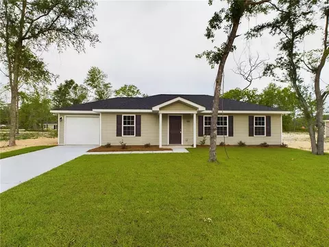 111 Twin Parks Dr, Jesup, GA 31545