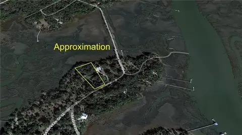 11 Seabreeze Dr SE, Darien, GA 31305