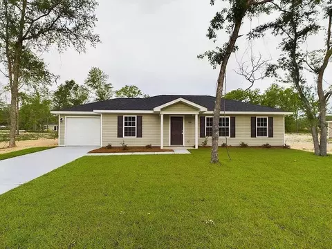 142 Meadowood Dr, Jesup, GA 31545
