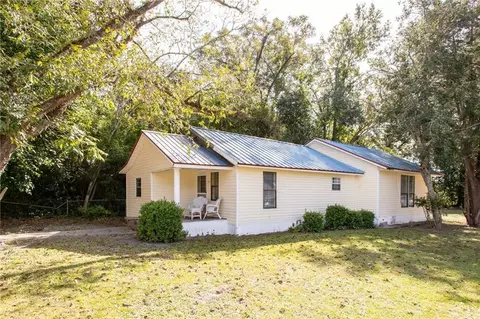 853 Cherry St, Blackshear, GA 31516