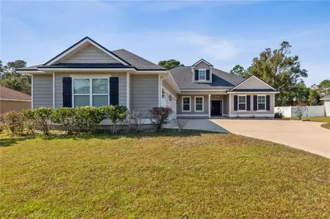 312 Deerwood Village Dr, Woodbine, GA 31569