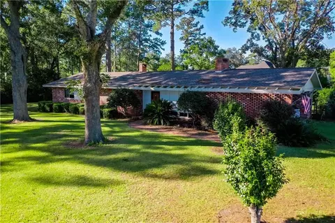 2786 Seminole Trl, Waycross, GA 31503
