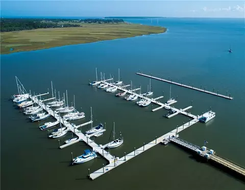 100 Marina Dr #B-17, Saint Simons Island, GA 31522
