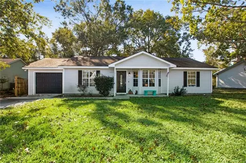 121 Summerfield Dr, Kingsland, GA 31548