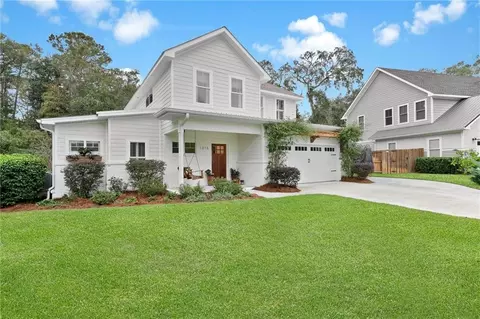 1016 Silver Oaks Ln, Saint Simons Island, GA 31522