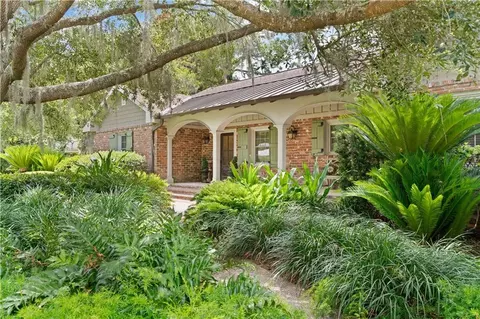 805 Fort King George Dr, Darien, GA 31305