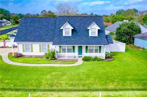 236 Sandalwood Cir, Brunswick, GA 31525