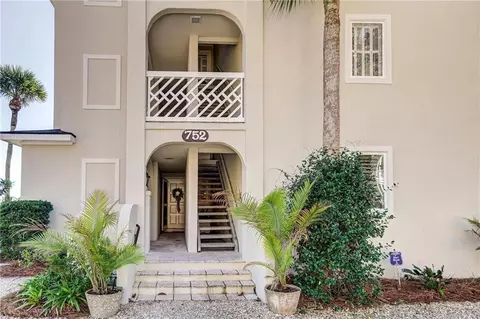 752 Oglethorpe Ave #2, Saint Simons Island, GA 31522