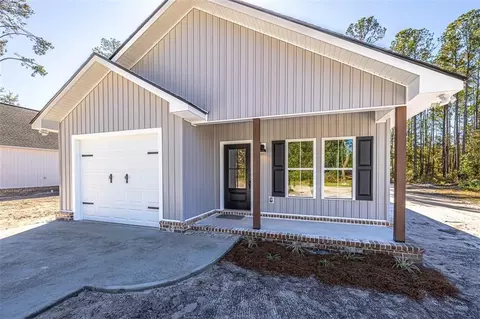 145 S Deborah Cir, Jesup, GA 31546