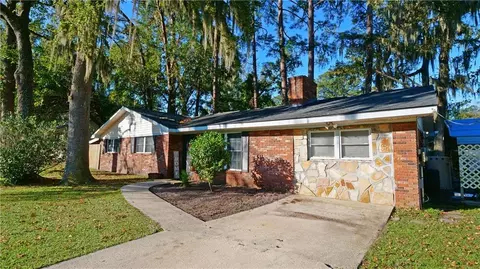 165 Pine Cir, Brunswick, GA 31520