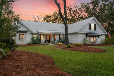 322 Canopy Ln, Waverly, GA 31565