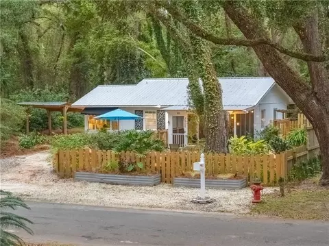 112 Redfern Dr, Saint Simons Island, GA 31522
