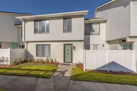 805 Mallery St #G, Saint Simons Island, GA 31522