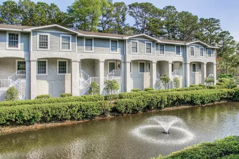 200 Salt Air Dr #106, Saint Simons Island, GA 31522