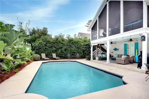 201 Mcintosh Ave, Saint Simons Island, GA 31522