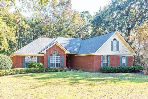 315 Oak Pointe Dr, Richmond Hill, GA 31324
